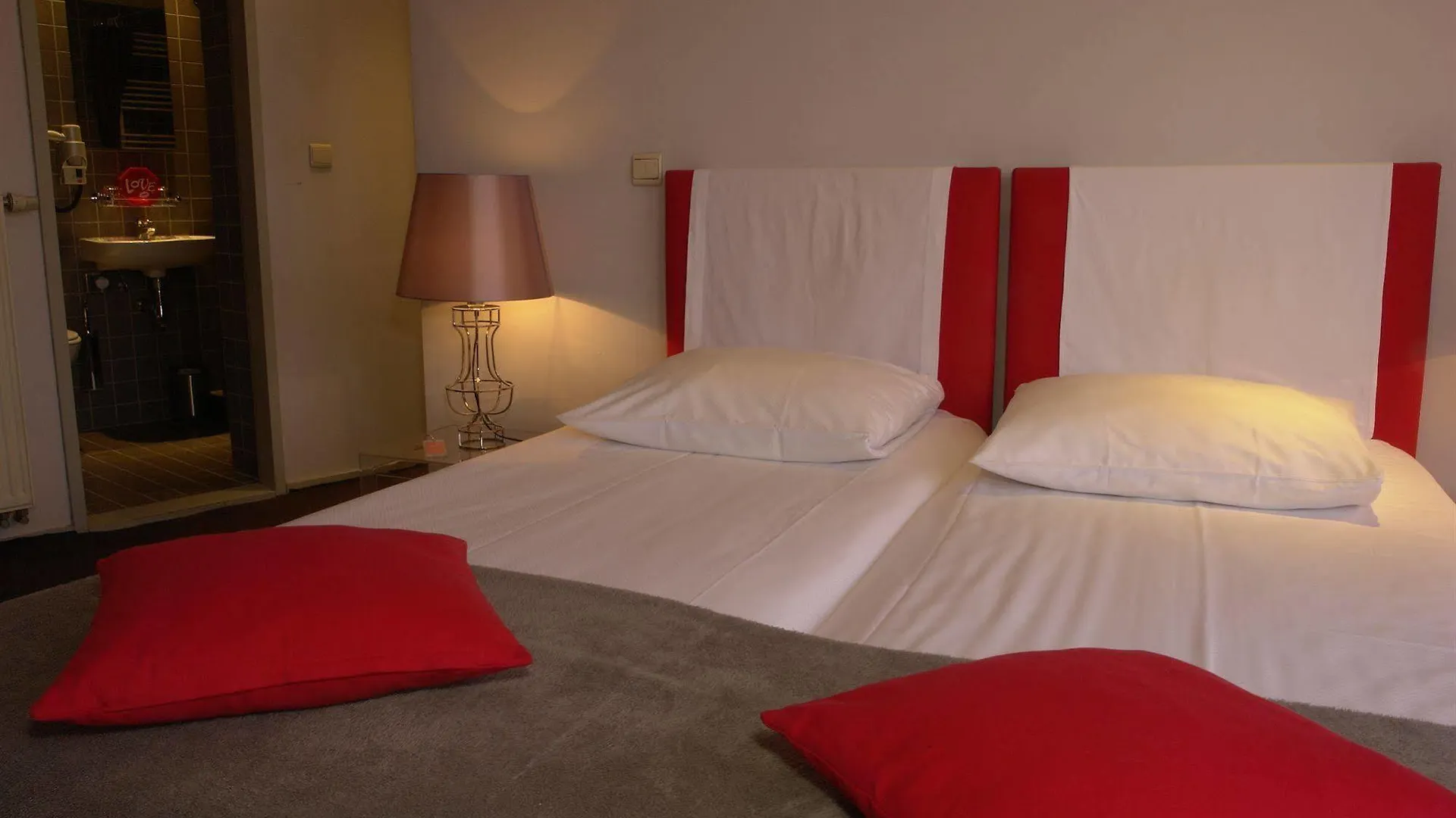 Monty Small Design Hotel Woluwe-Saint-Lambert 2*,